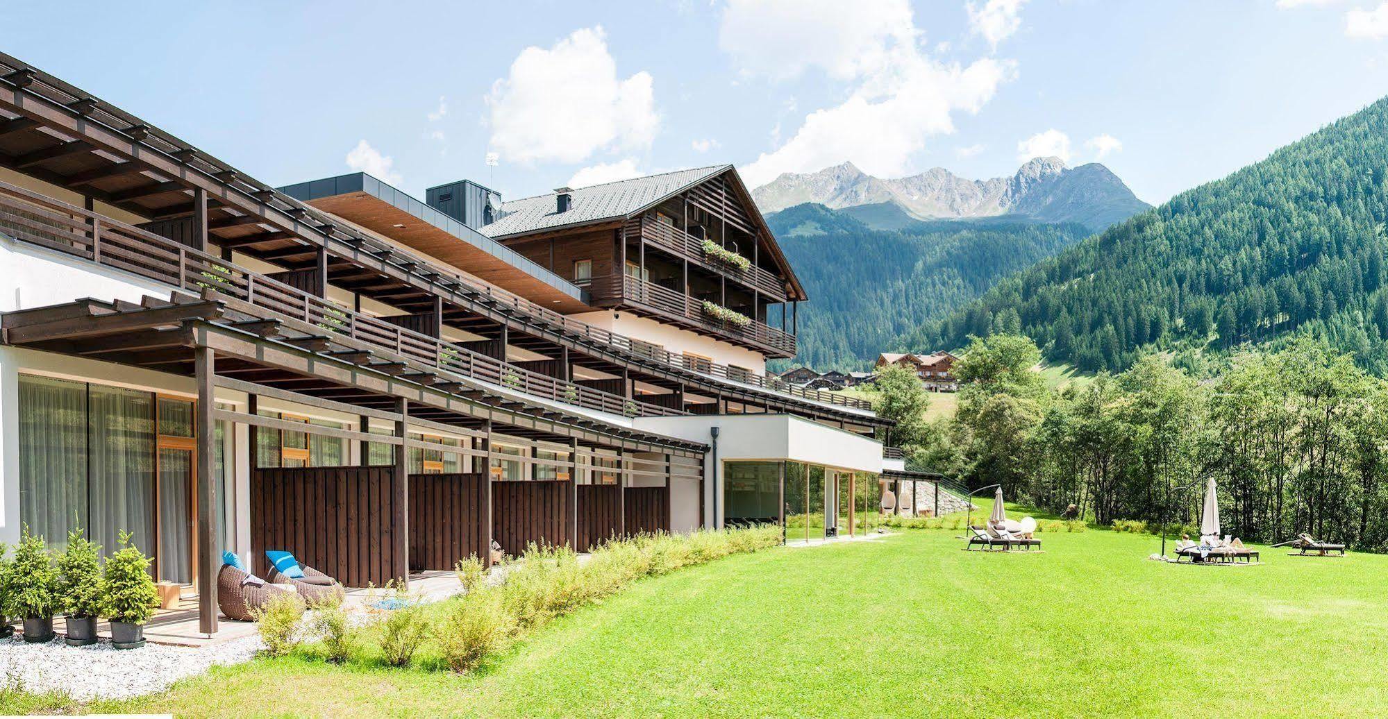 La Casies Mountain Hotel Santa Maddalena in Casies Esterno foto